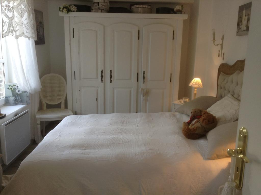 la maison du phare chambre d hôtes B&B -jacuzzi privé- shabby chic Honfleur Camera foto